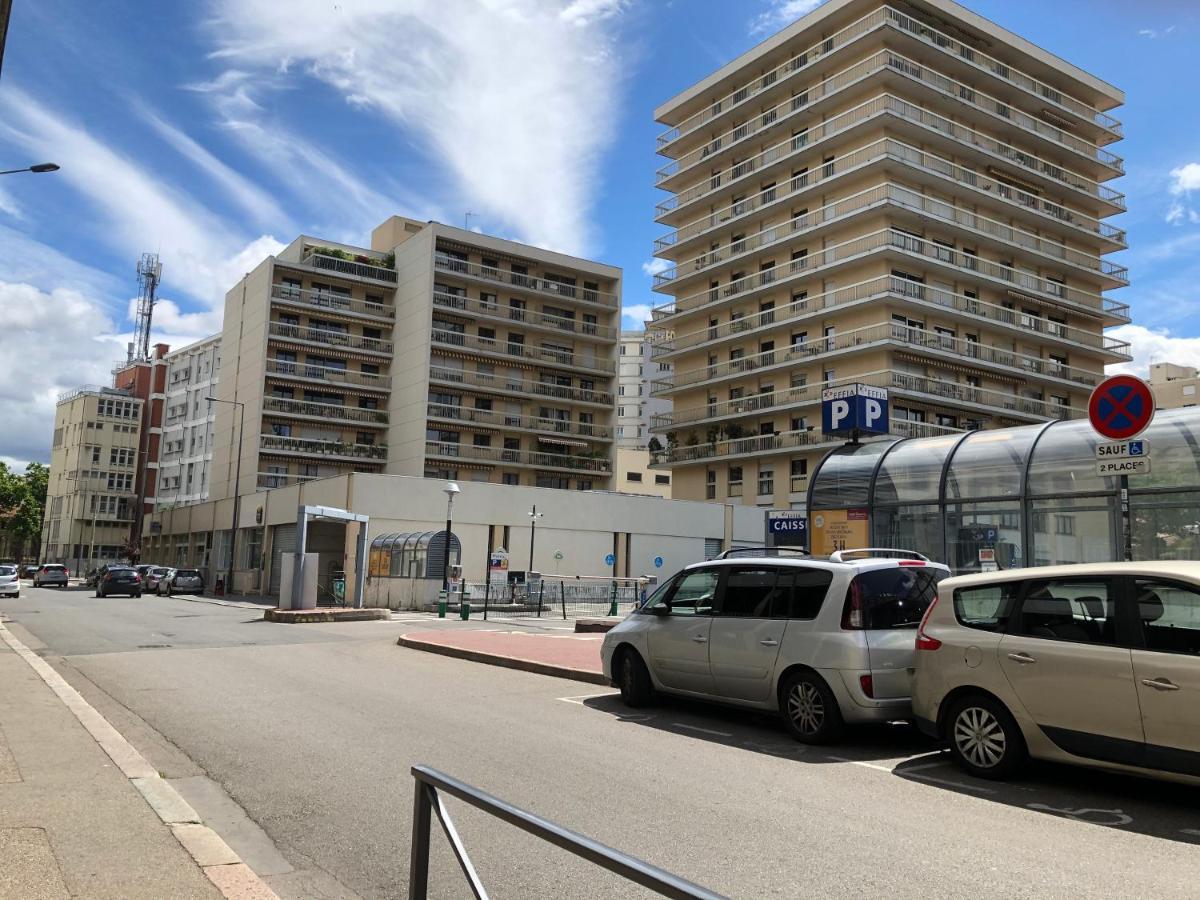 Appartement Hyper Centre Avec Garage Saint-Etienne  Kültér fotó